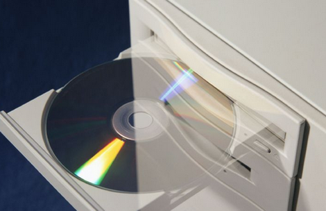 怎样运用光盘安装win7零碎？