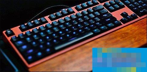 键盘按键是什么材料做的？ABS、POM和PBT材质的键帽手感如何？
